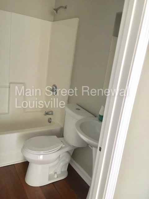 1422 Longfield Ave - Photo 3 of 13