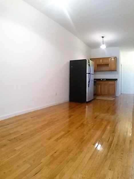 260 Jefferson St #2R