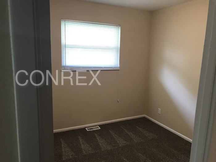 859 Heatherstone Dr - Photo 3 of 7
