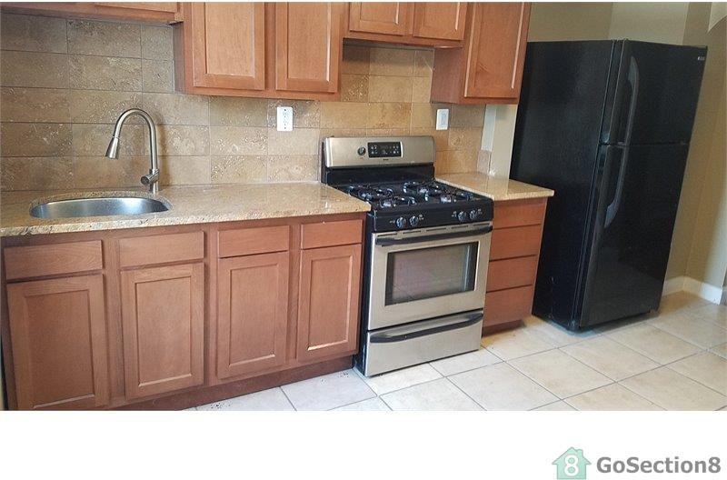 117 S Conkling St - Photo 2 of 8