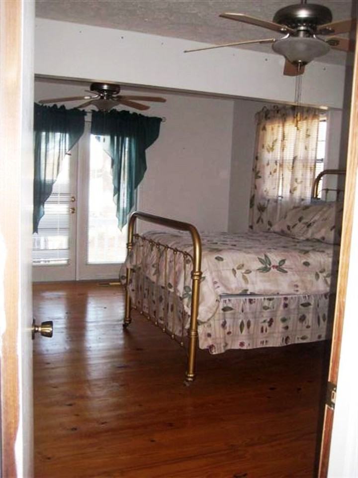 125 Pine Knoll Ln - Photo 3 of 11