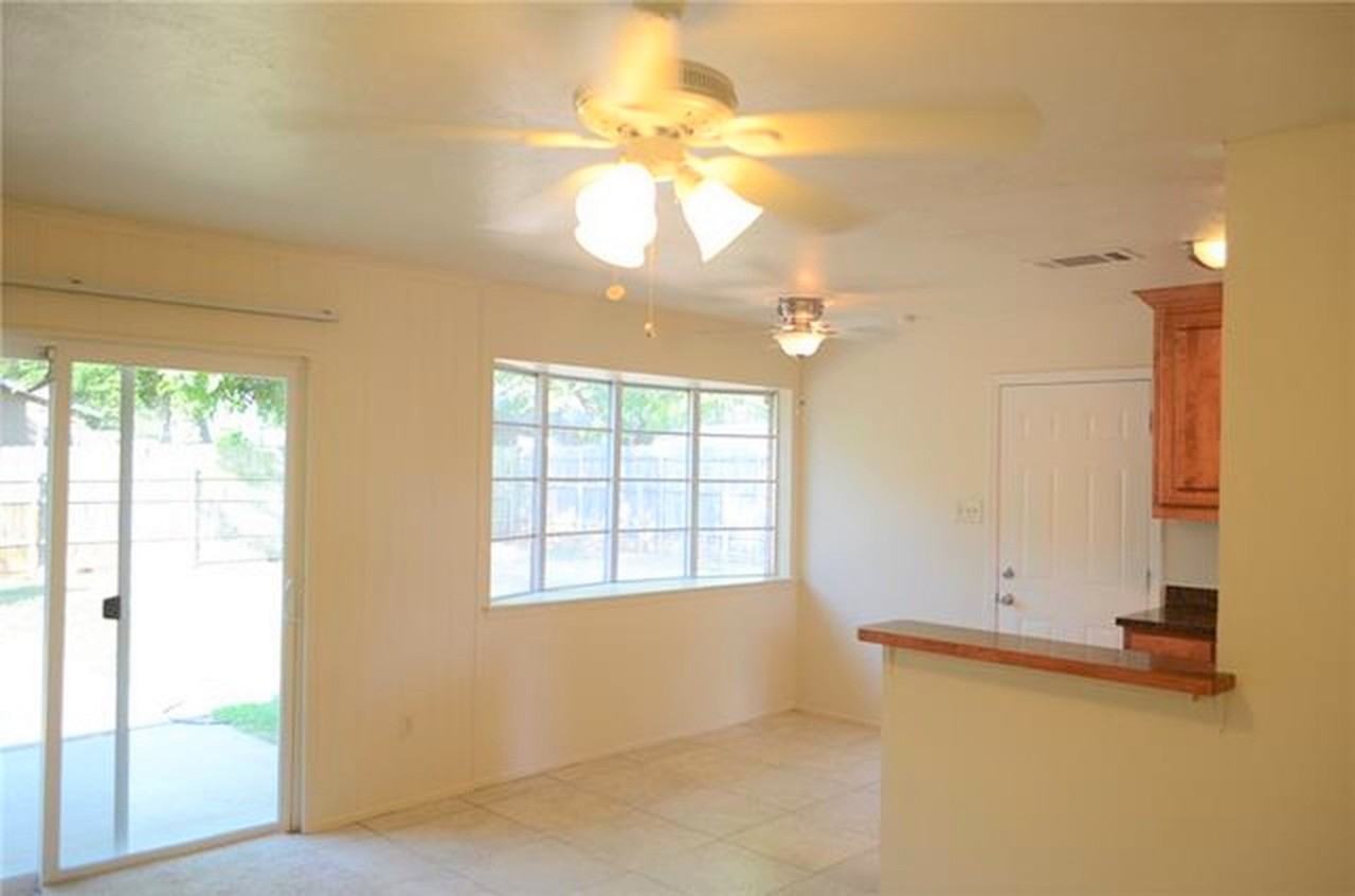 813 N Ector Dr - Photo 3 of 10