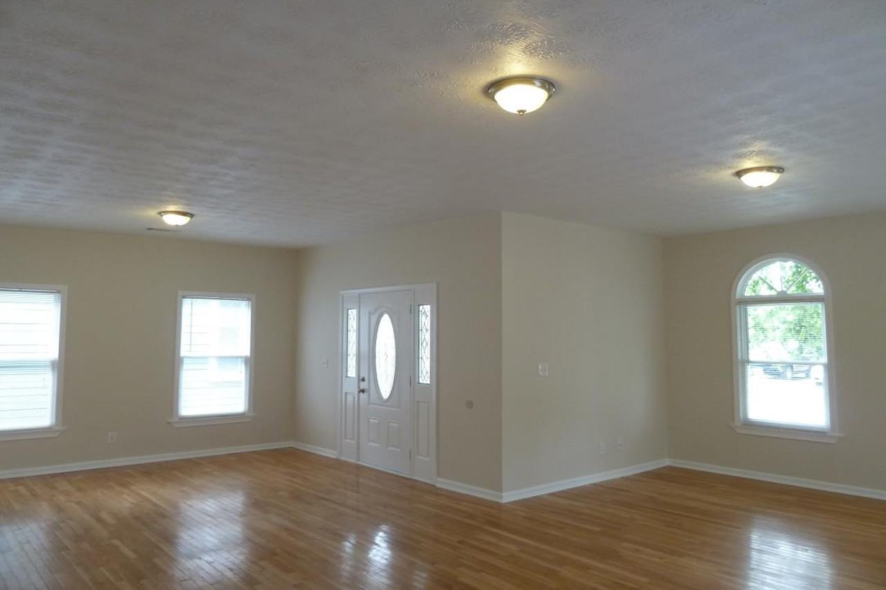 619 Glenwood Ave SE #A - Photo 3 of 11