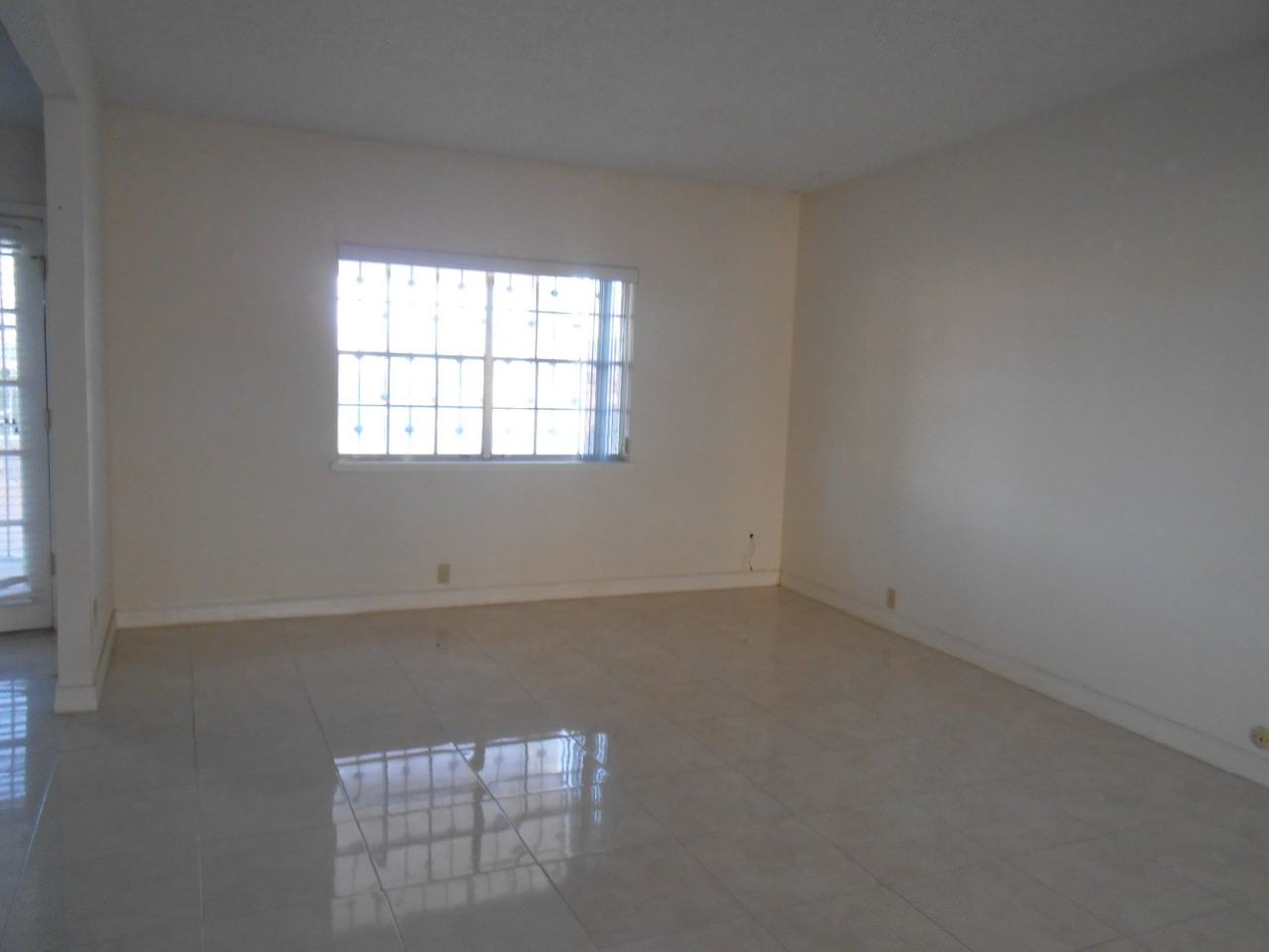 172 New Orleans Dr - Photo 2 of 33