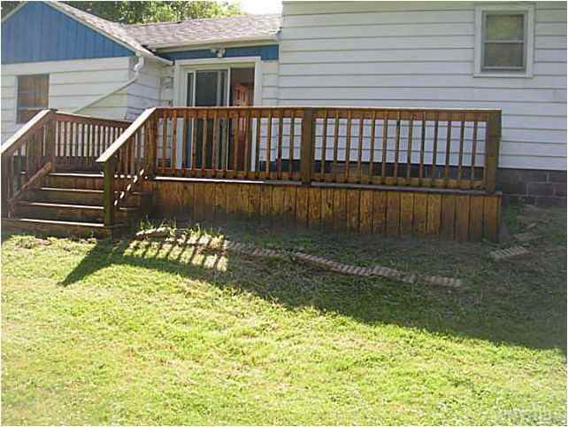 5 Townsend Ave - Photo 2 of 16