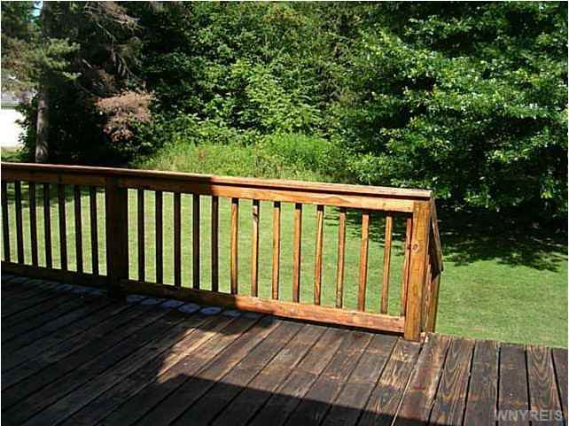 5 Townsend Ave - Photo 3 of 16