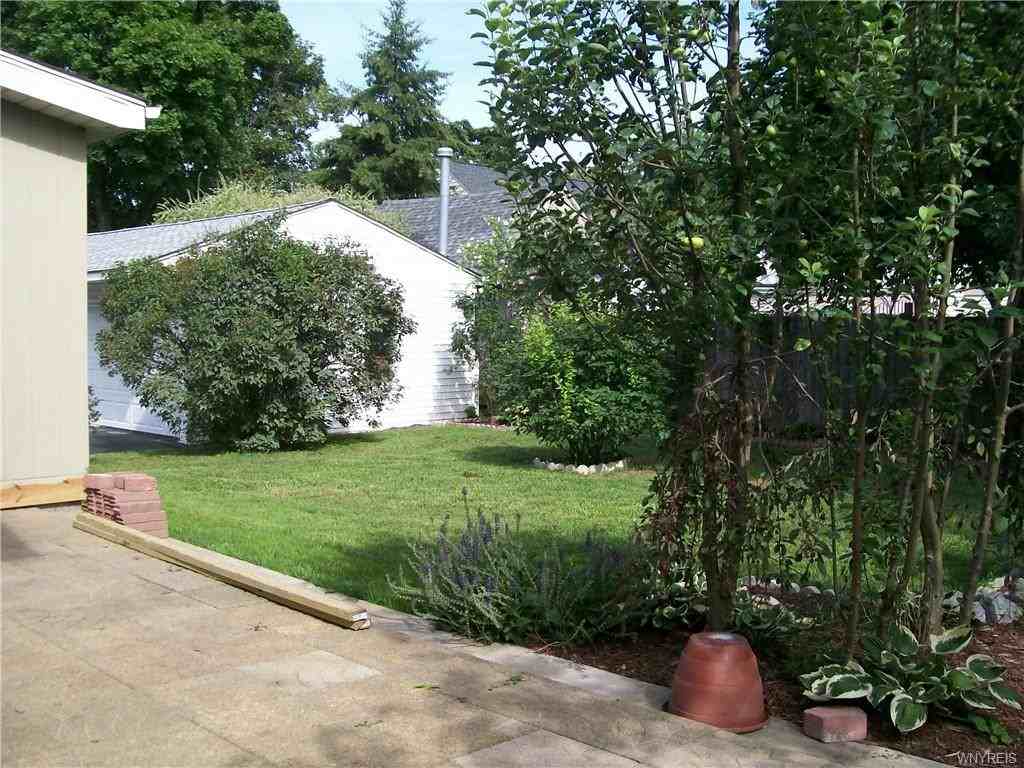 936 Harrison Ave - Photo 2 of 15