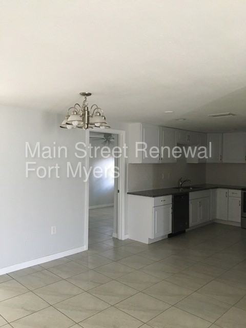 5815 Dahlia Ave - Photo 3 of 16