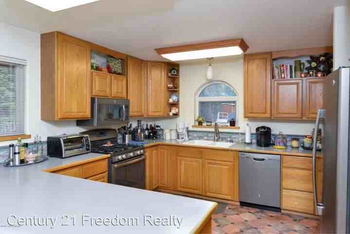 38646 Southwind Cir - Photo 2 of 9