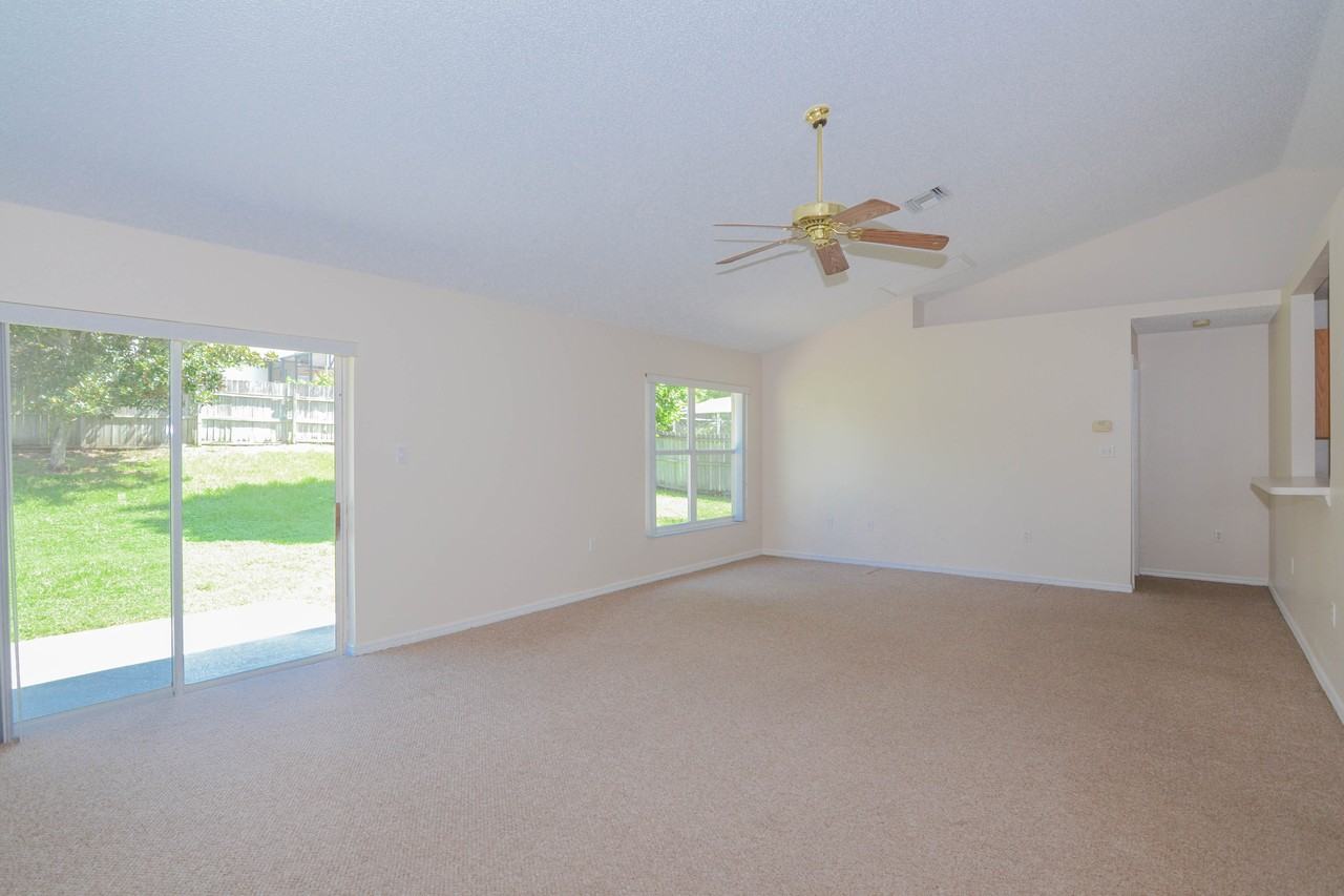 1485 Whooping Dr - Photo 2 of 10