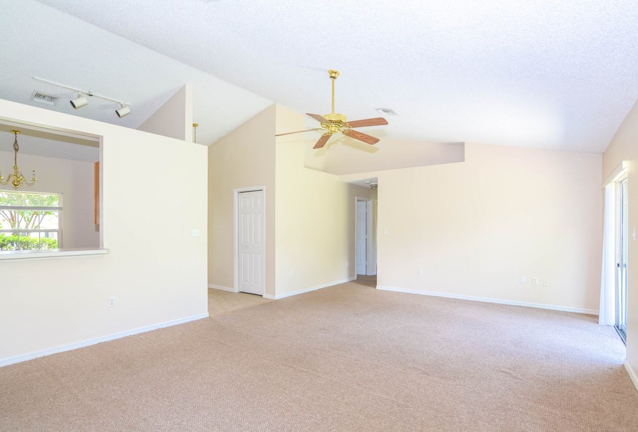 1485 Whooping Dr - Photo 3 of 10