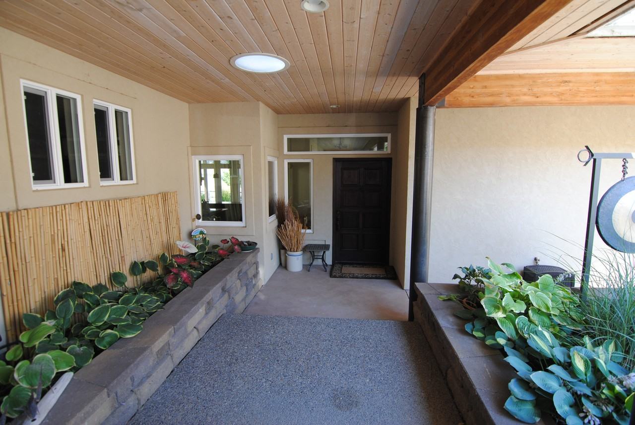 30 E Shore Ct - Photo 2 of 26