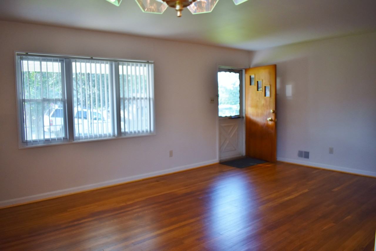 4840 67th Ave - Photo 3 of 18