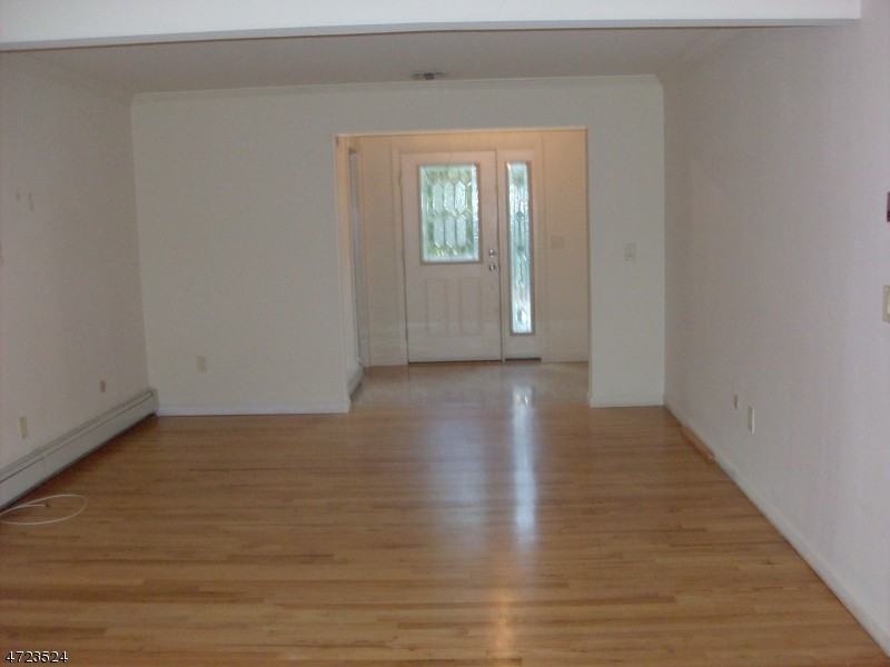 611 Grove St - Photo 3 of 19