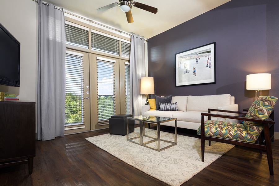 2125 Yale - Photo 2 of 28