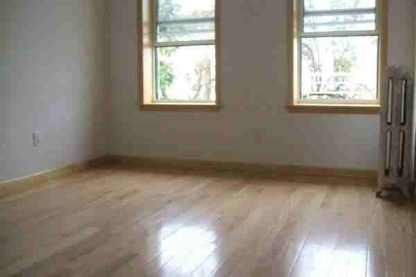 1918 W 5th St 2 - Photo 3 of 4