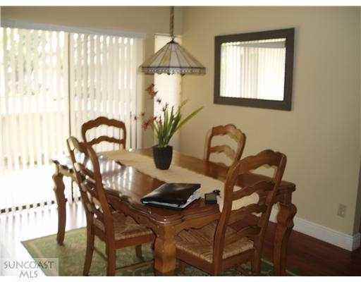 130 James Ct - Photo 3 of 10