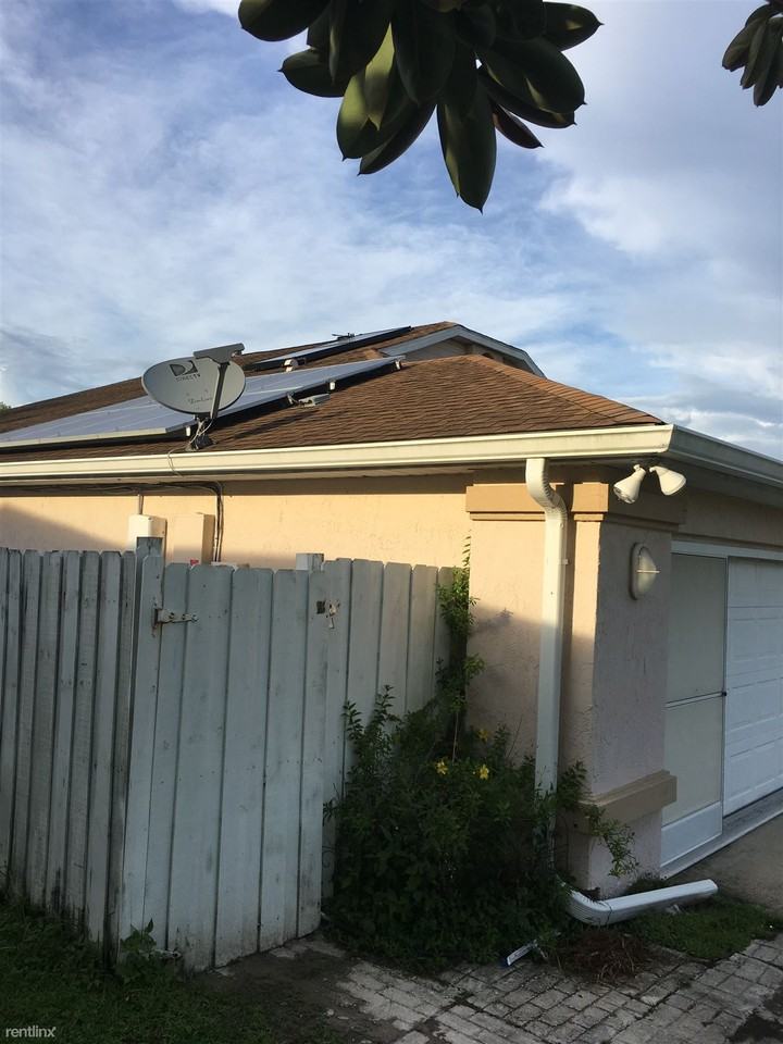 379 Blue Bayou Dr - Photo 2 of 50