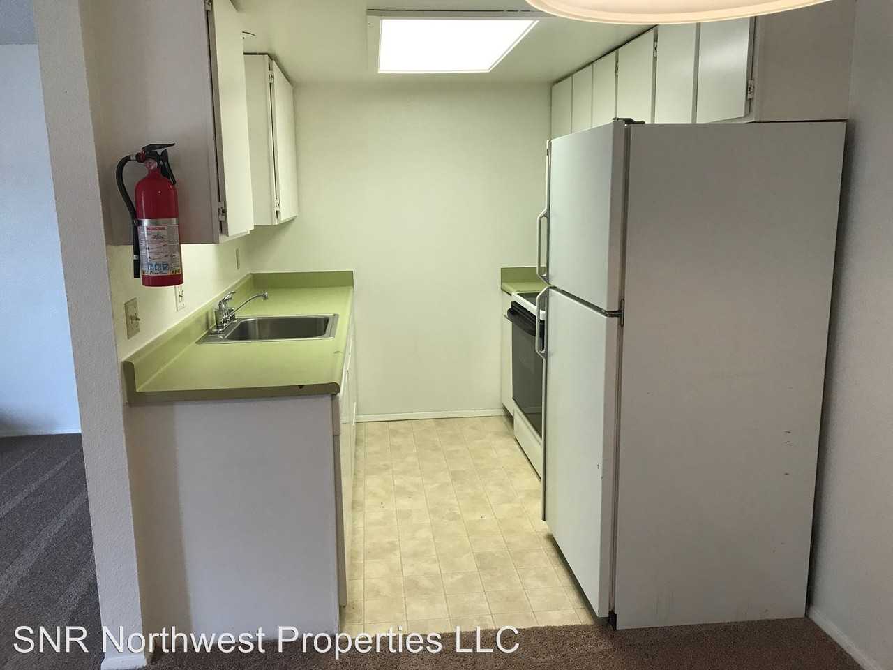 1109, 1113 S. Woodlawn St - Photo 3 of 19