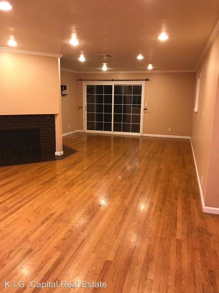 13122 Hartland St - Photo 2 of 27