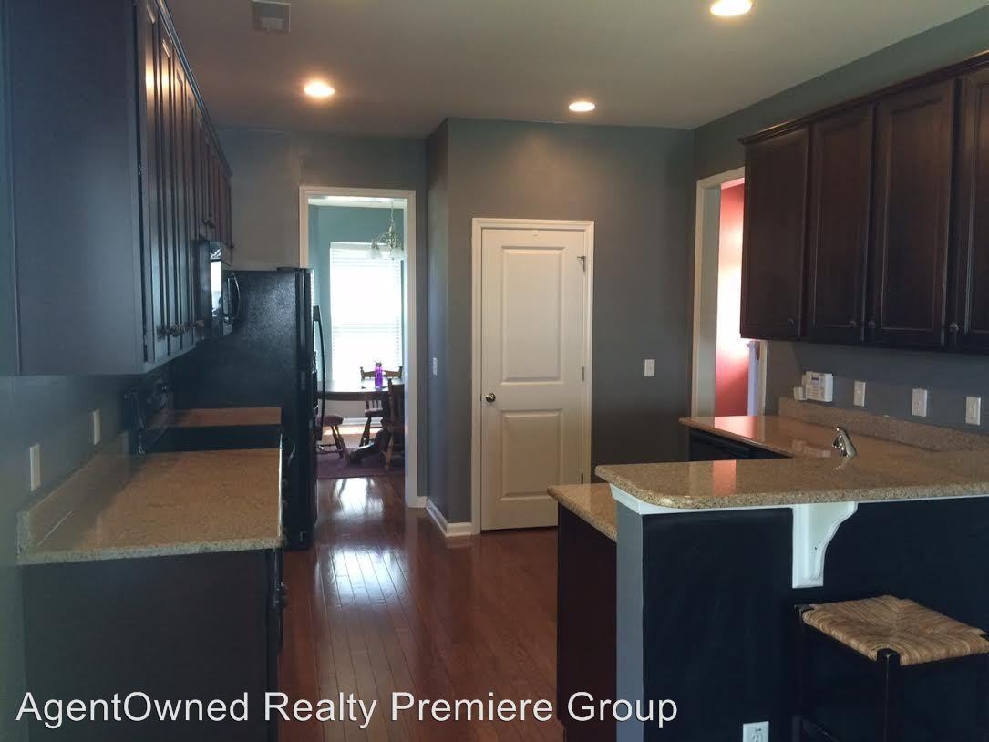 240 Old Savannah Dr - Photo 2 of 5