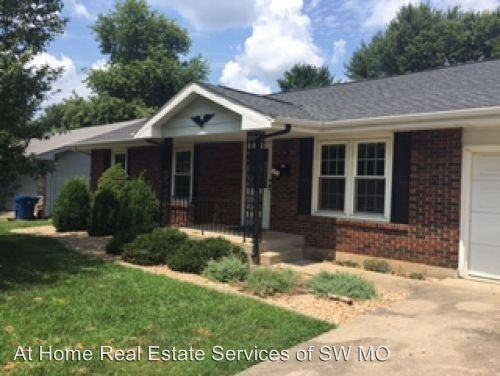 1209 W Broadmoor St - Photo 2 of 16