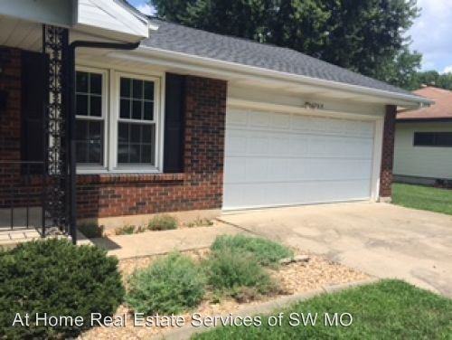 1209 W Broadmoor St - Photo 3 of 16