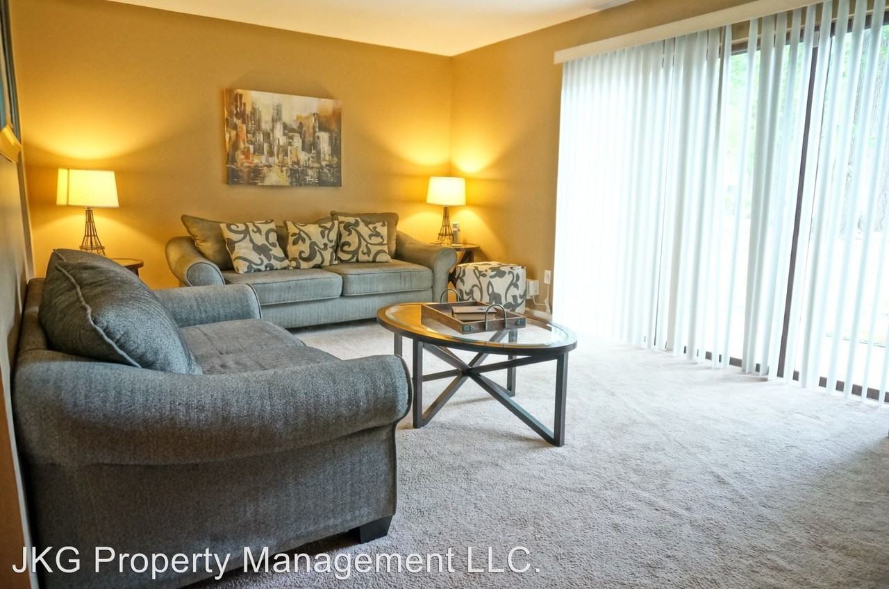 1204 Willow Green Dr - Photo 3 of 18