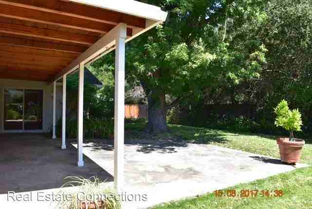 19592 Braemar Dr - Photo 3 of 12