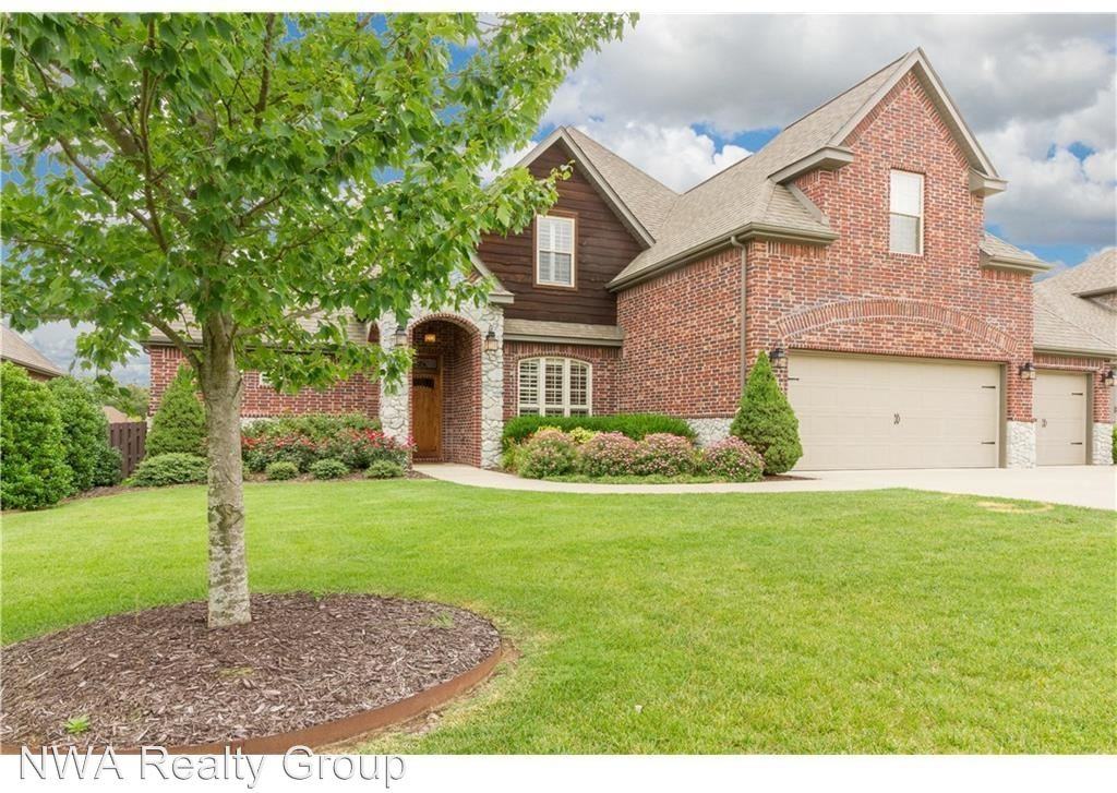 400 NE Branchwood Terrace - Photo 2 of 31