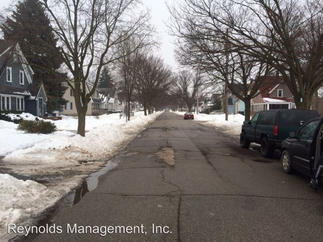 1209 N Jenison Ave - Photo 3 of 28