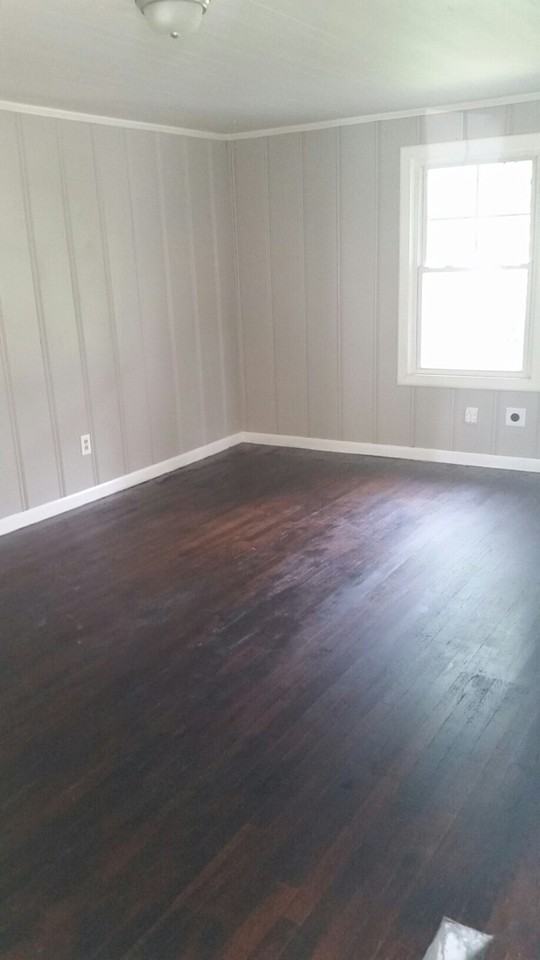 907 4th Avenue Southwest - Photo 4 of 9