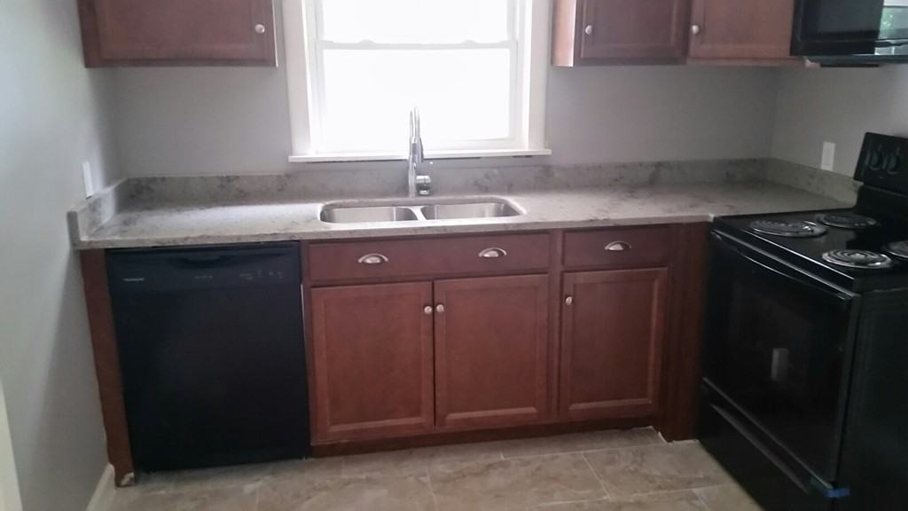 907 4th Avenue Southwest - Photo 2 of 9