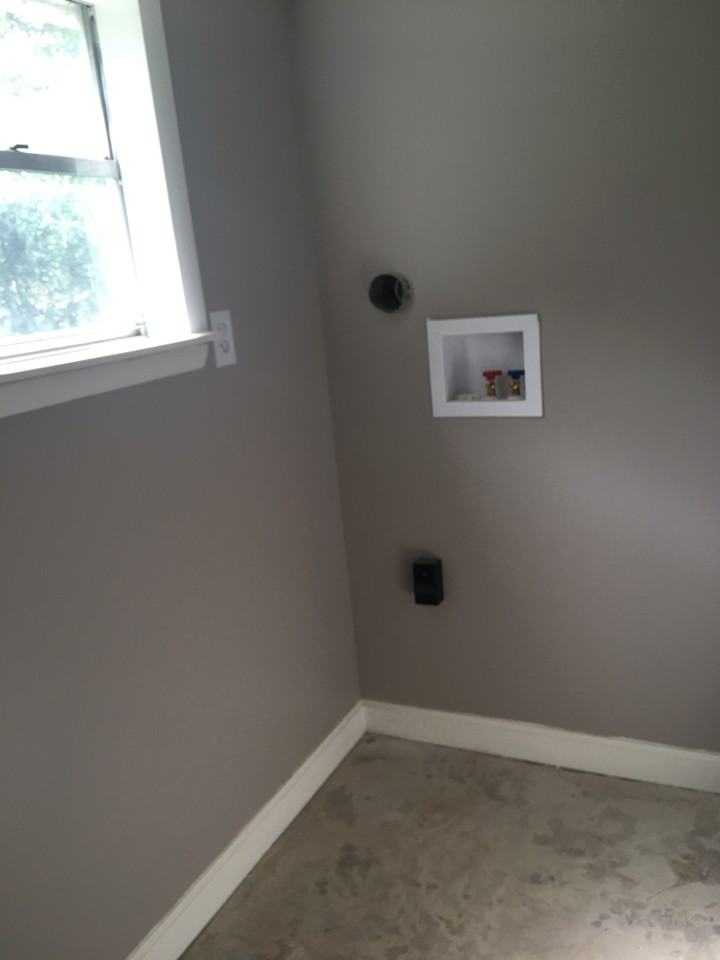 907 4th Avenue Southwest - Photo 6 of 9