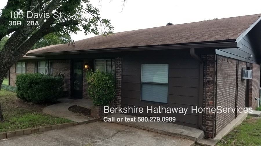 105 Davis Rd - Photo 2 of 7