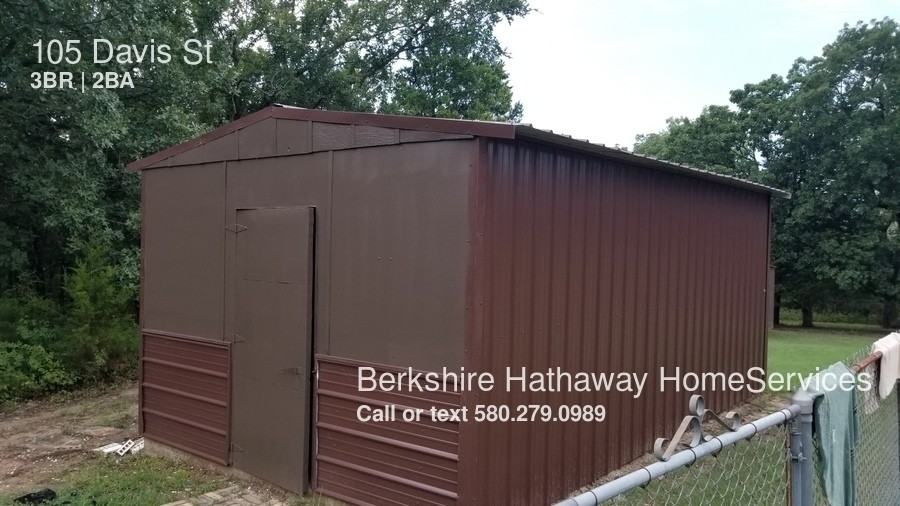 105 Davis Rd - Photo 3 of 7