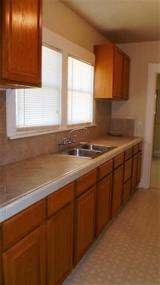 126 Contra Costa St - Photo 3 of 6