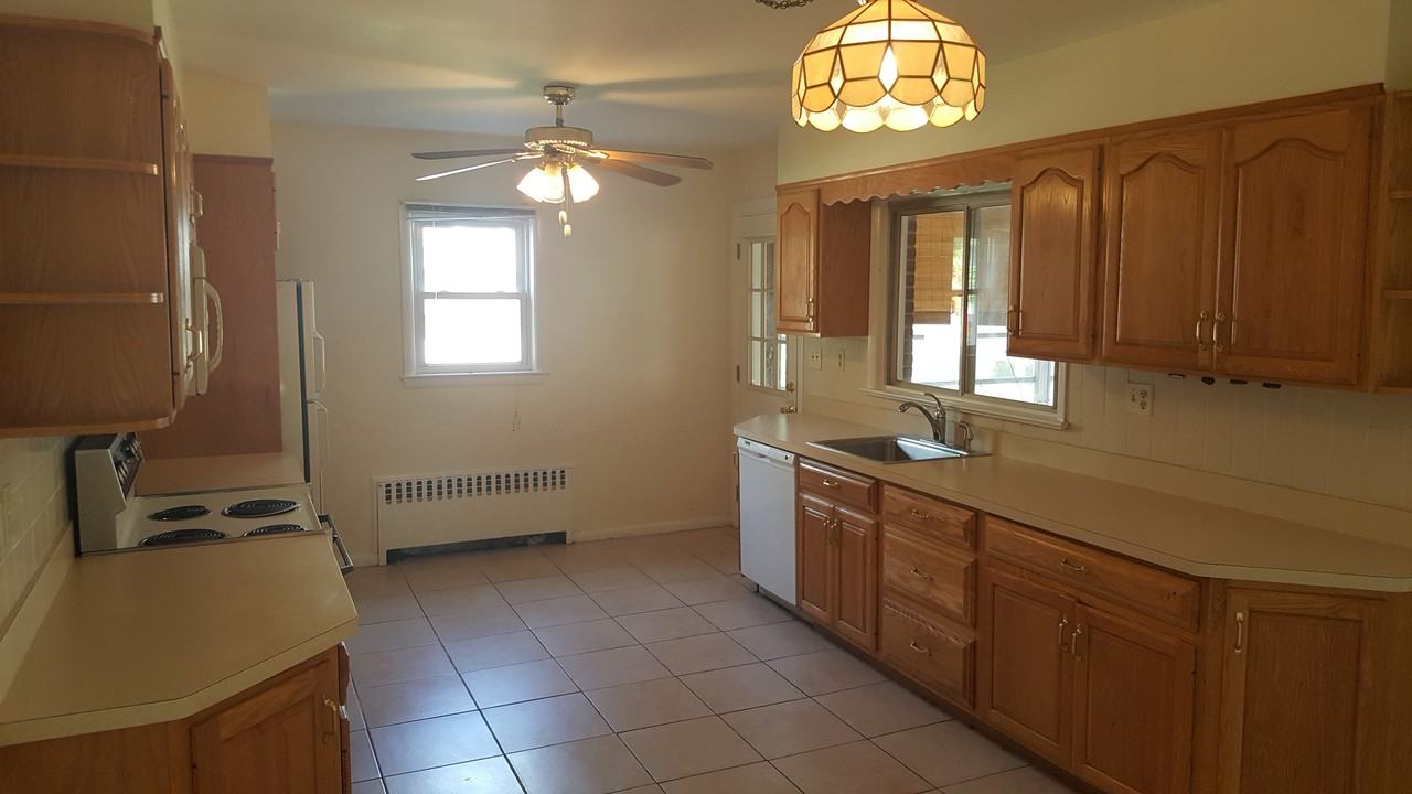 9 Wyman St - Photo 3 of 7