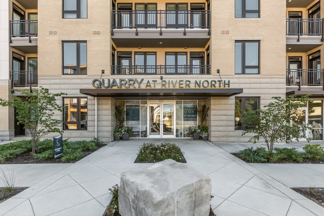 8901 River Crossing Blvd - Photo 2 of 45