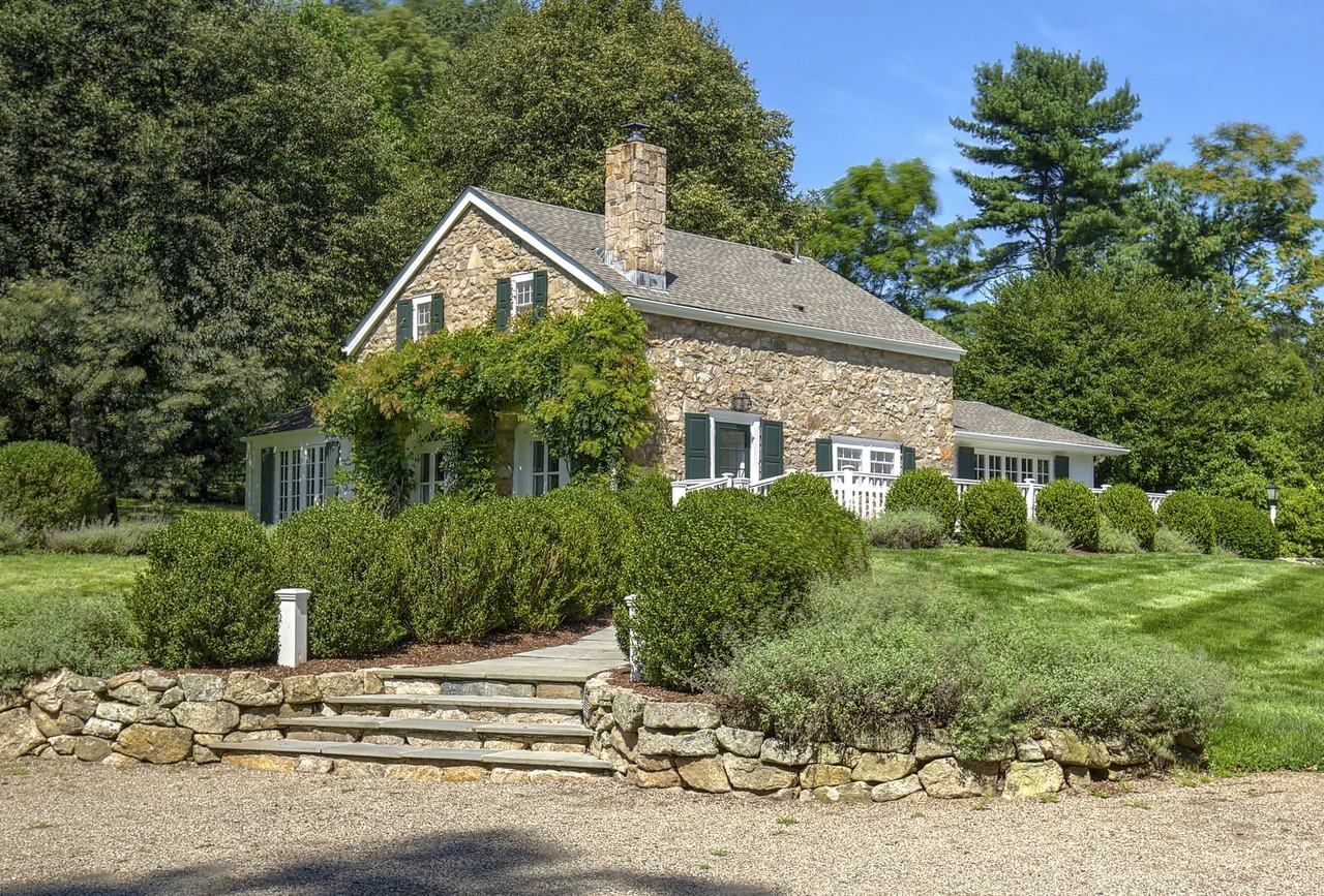 86 Dryden Rd - Photo 2 of 23