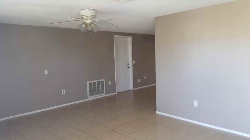12700 College Hill Dr - Photo 3 of 11