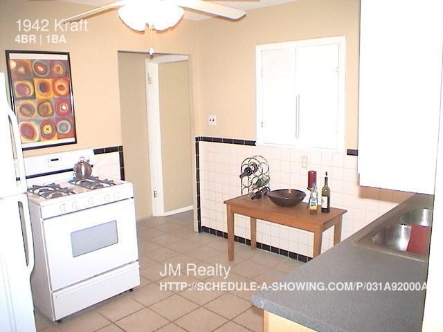 1942 Kraft St - Photo 3 of 12