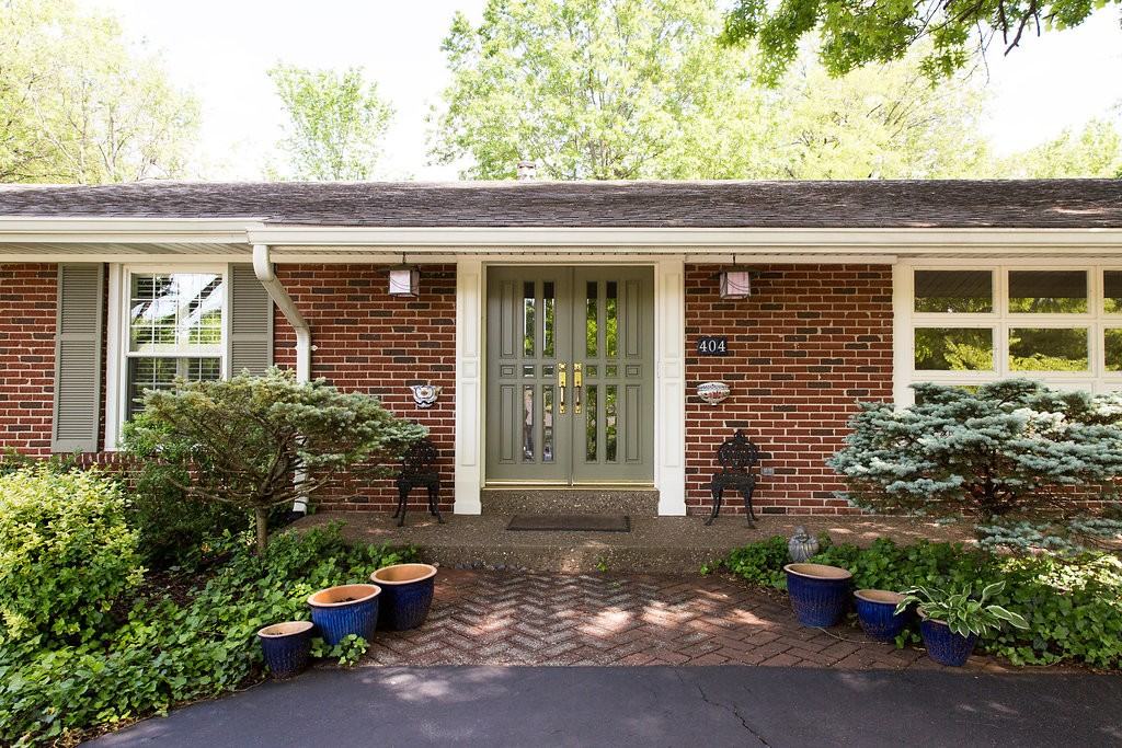 404 Marford Dr - Photo 2 of 50