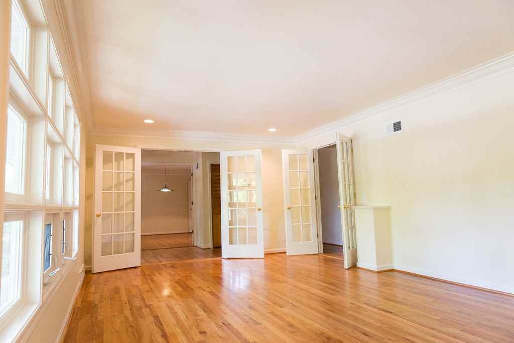 404 Marford Dr - Photo 3 of 50