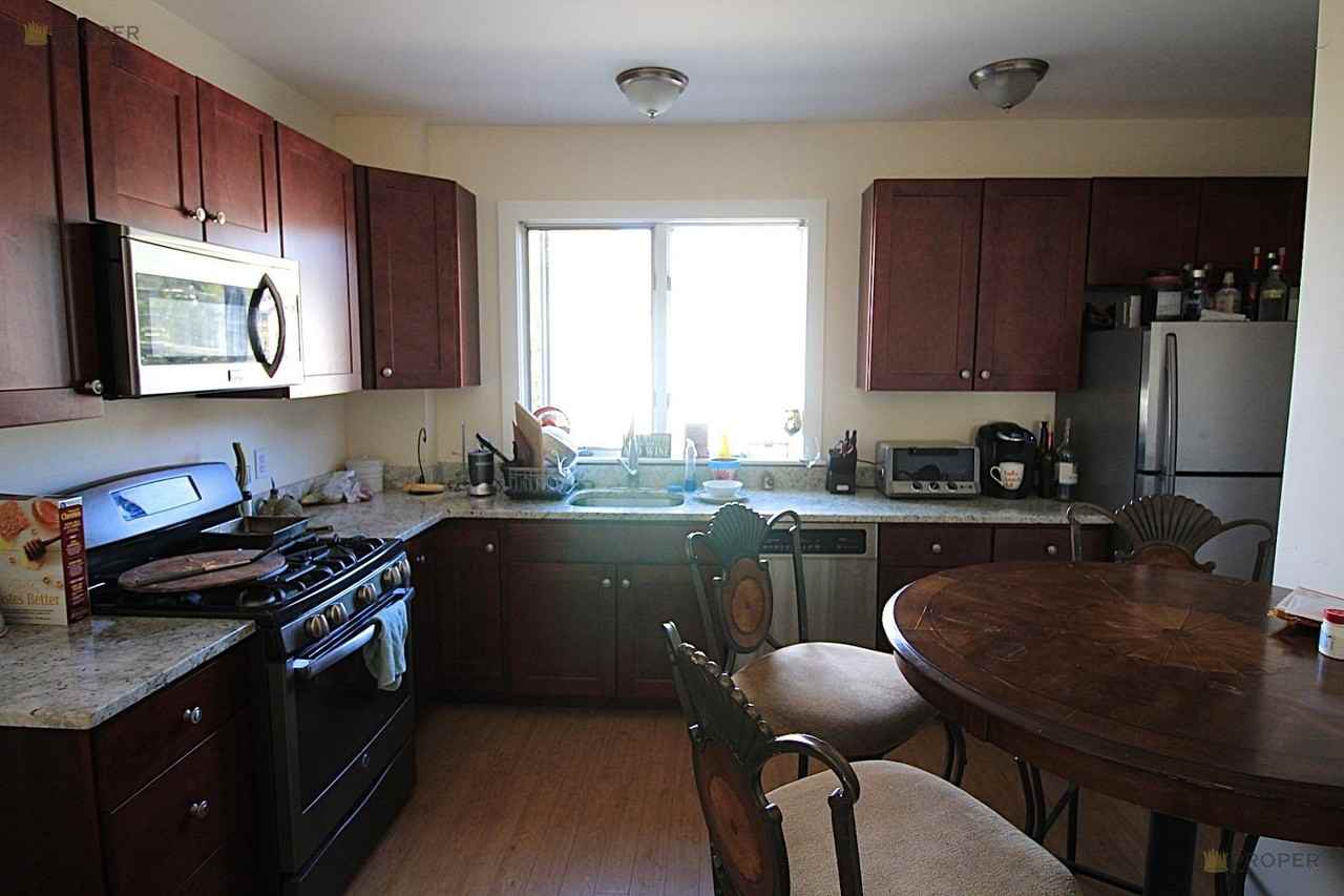 25 Elmira St