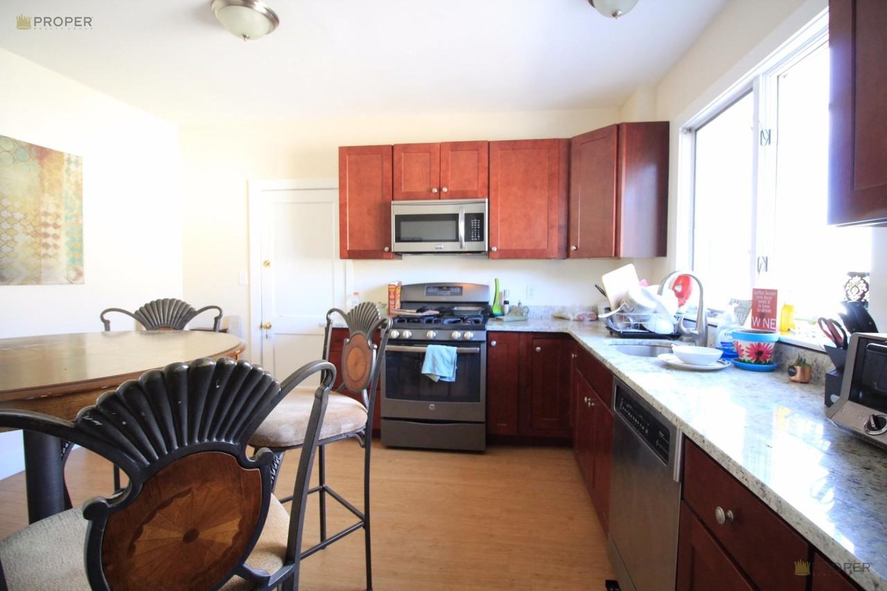25 Elmira St - Photo 2 of 8