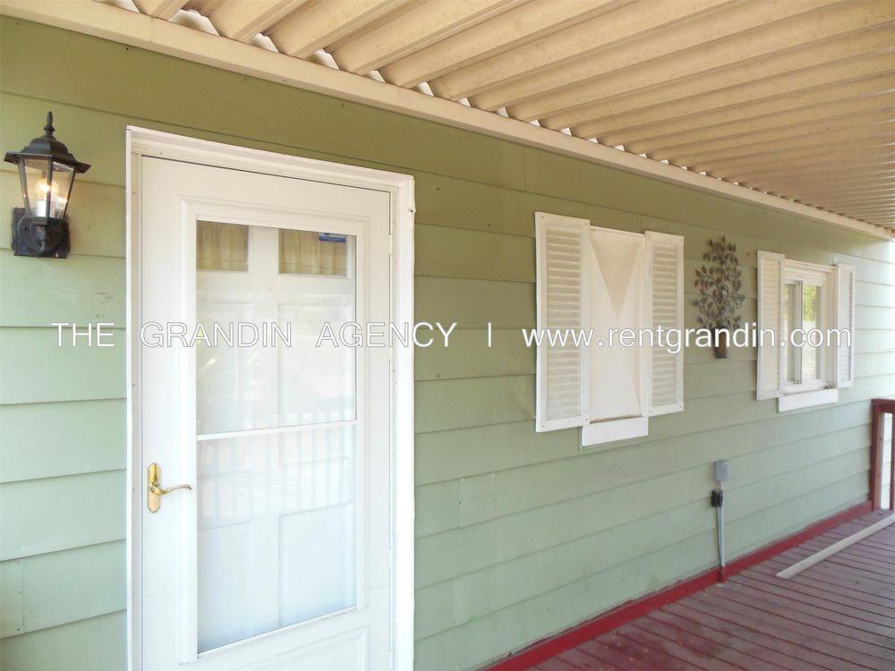 2325 Mansfield St NE - Photo 3 of 27