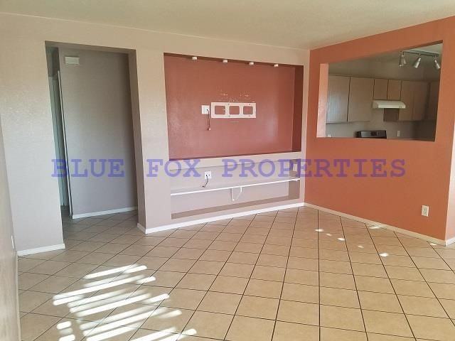 1412 W Bronte Pl - Photo 3 of 12