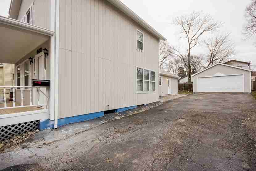 408 S Broadway - Photo 2 of 15