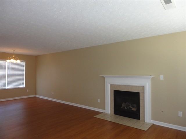 107 Worthington Dr - Photo 3 of 9